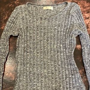 Long sleeve gray black and white shirt